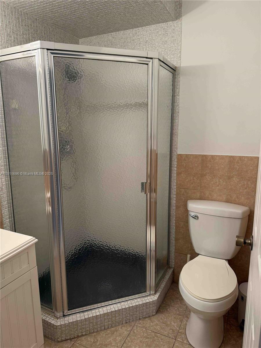 MELALEUCA GARDENS CONDO - Residential Lease