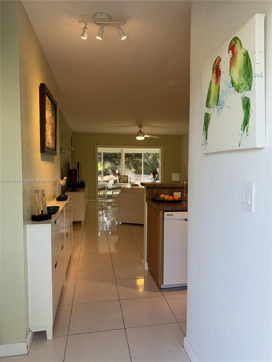 MELALEUCA GARDENS CONDO - Residential Lease