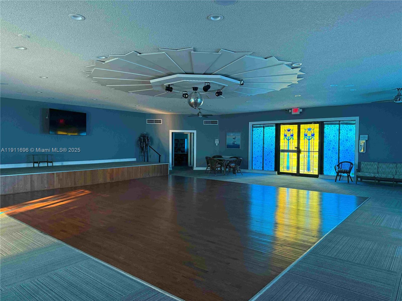 MELALEUCA GARDENS CONDO - Residential Lease