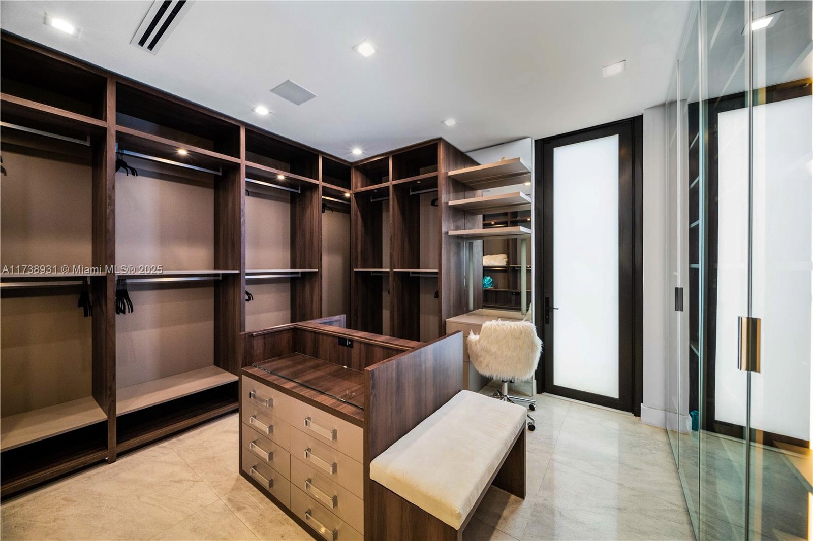 HOLLEMAN PARK - Residential