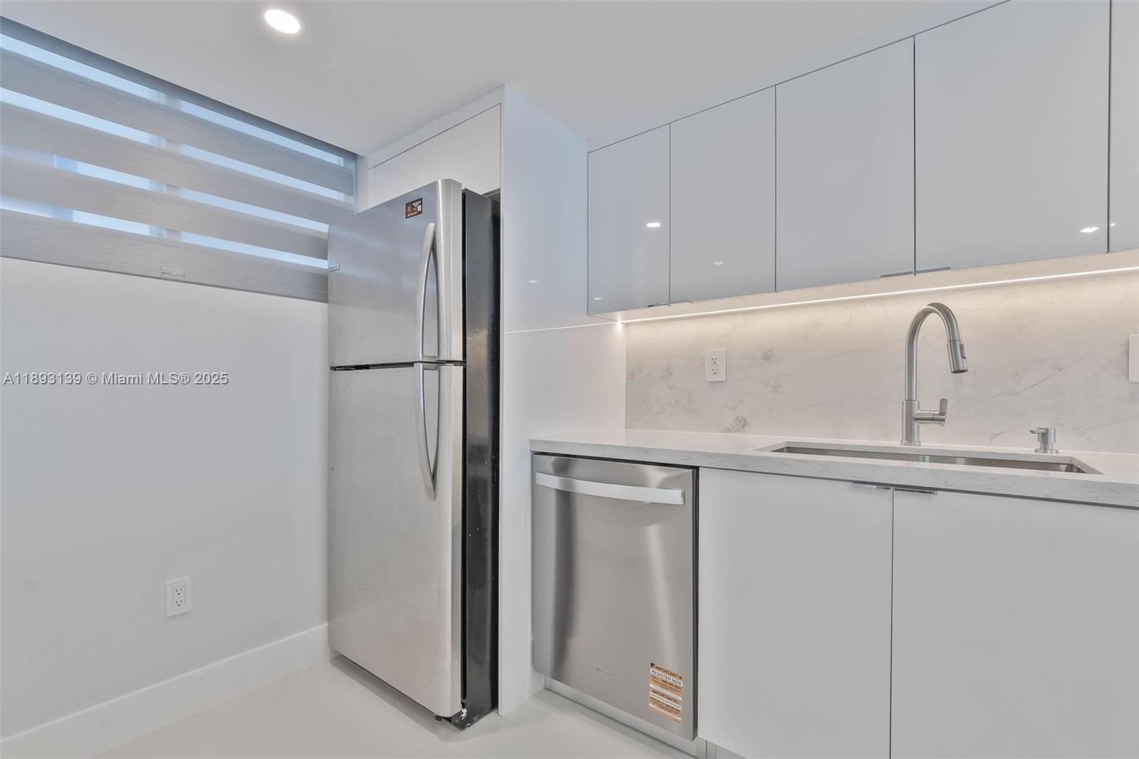 WEST BAY GARDENS CONDO - Residential Lease