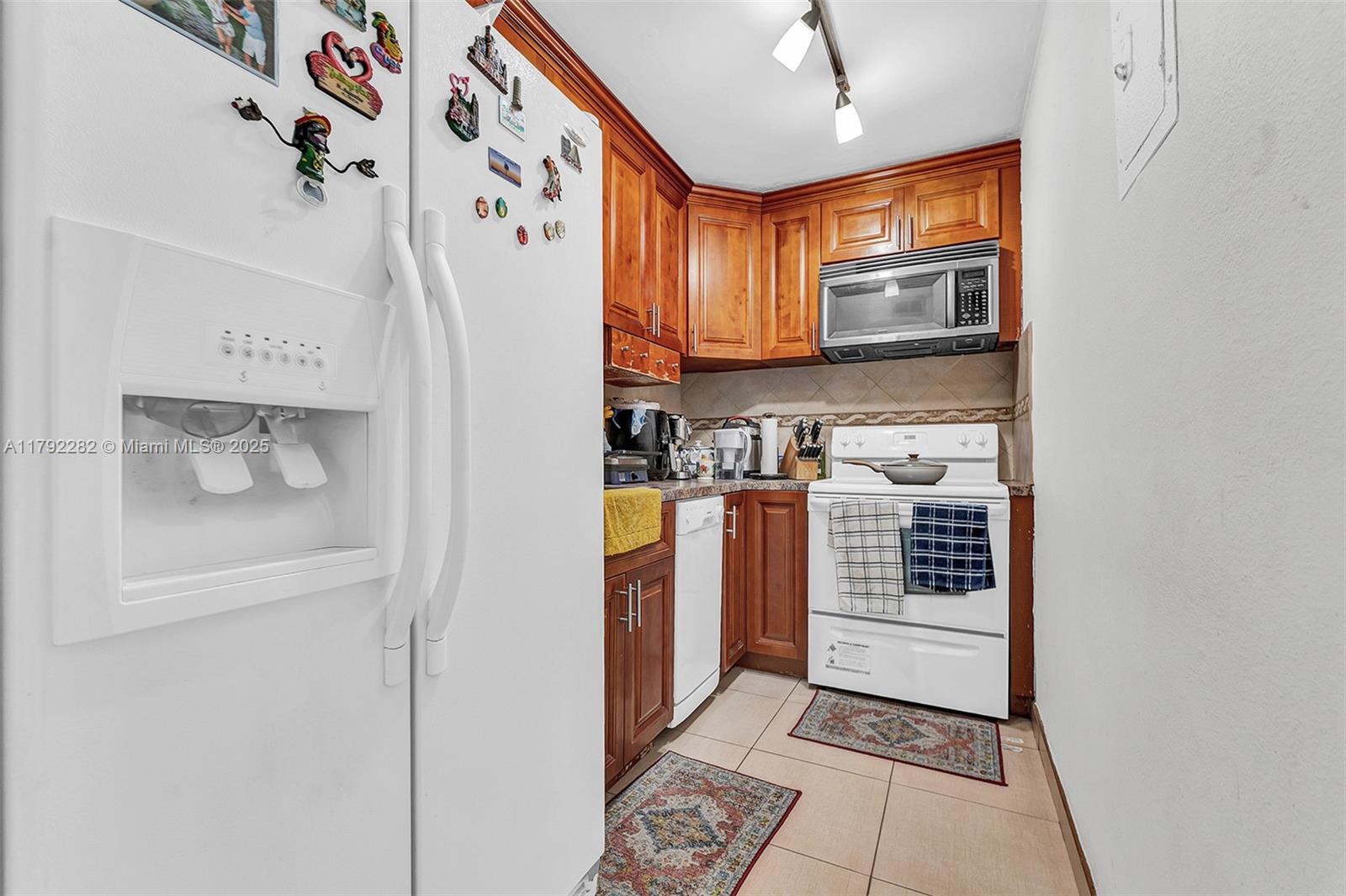 4845 NW 7th St 309-5