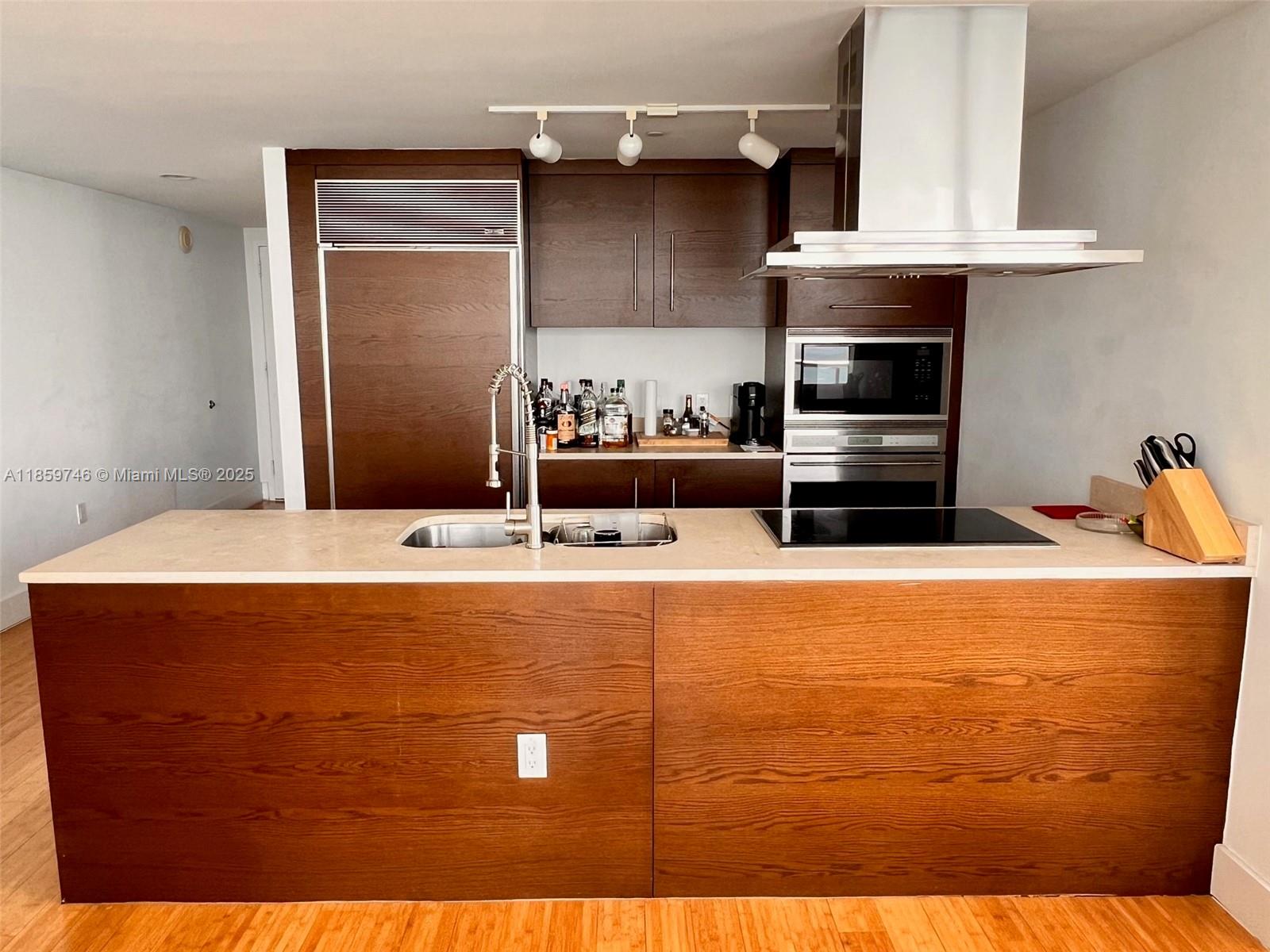 ICON BRICKELL NO TWO - Residential