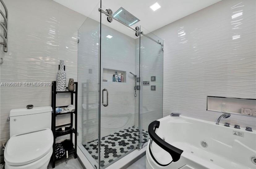 FOUR LAKES SEC 3 - Residential Lease