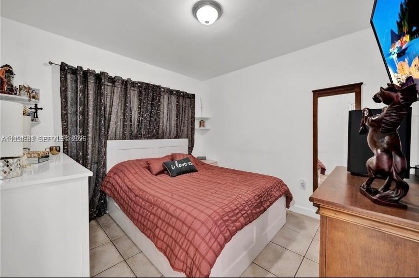 FOUR LAKES SEC 3 - Residential Lease