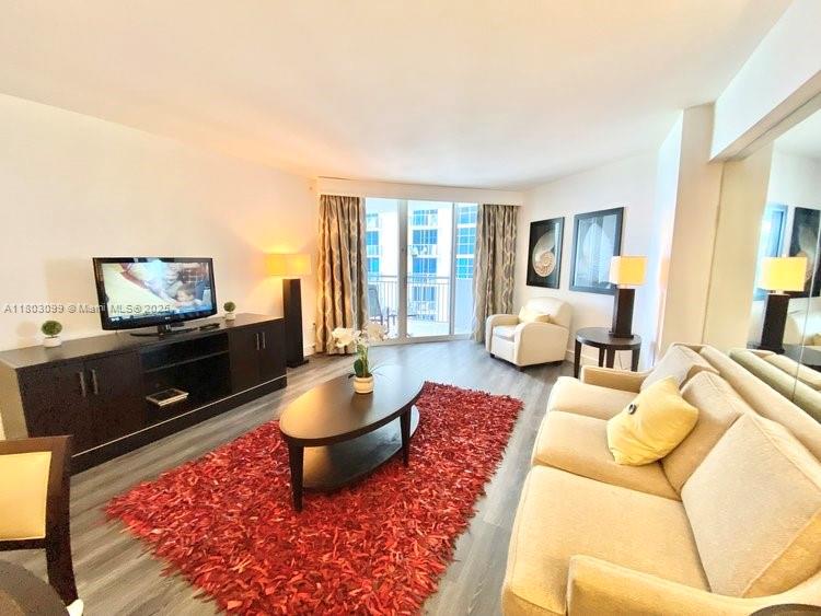 17375 Collins Ave 1105