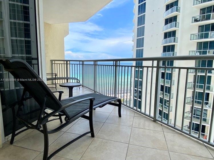 17375 Collins Ave 1105, Sunny Isles Beach, Miami-Dade County, Florida - 1 Bedrooms  
1 Bathrooms - 