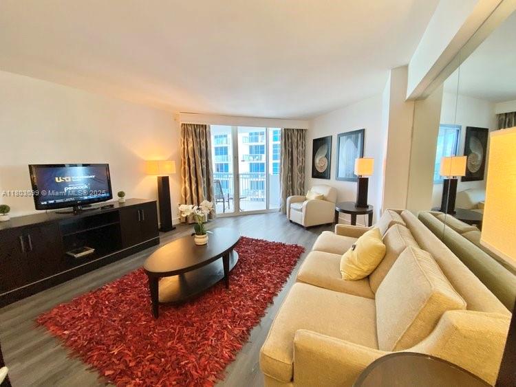 17375 Collins Ave 1105