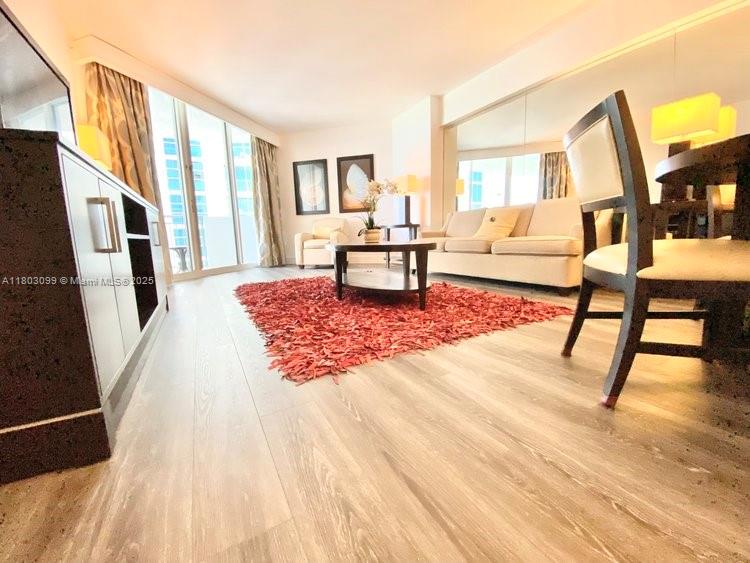 17375 Collins Ave 1105
