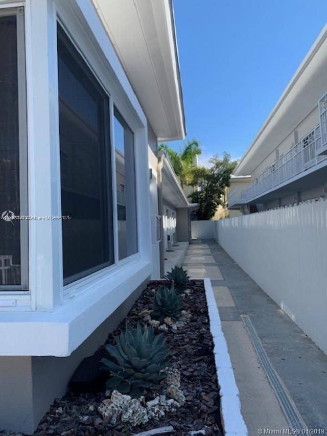 MIMO ON THE BEACH IX COND - Residential Lease