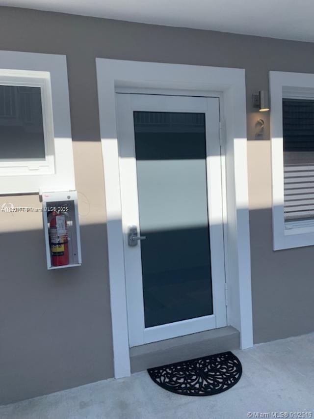 MIMO ON THE BEACH IX COND - Residential Lease