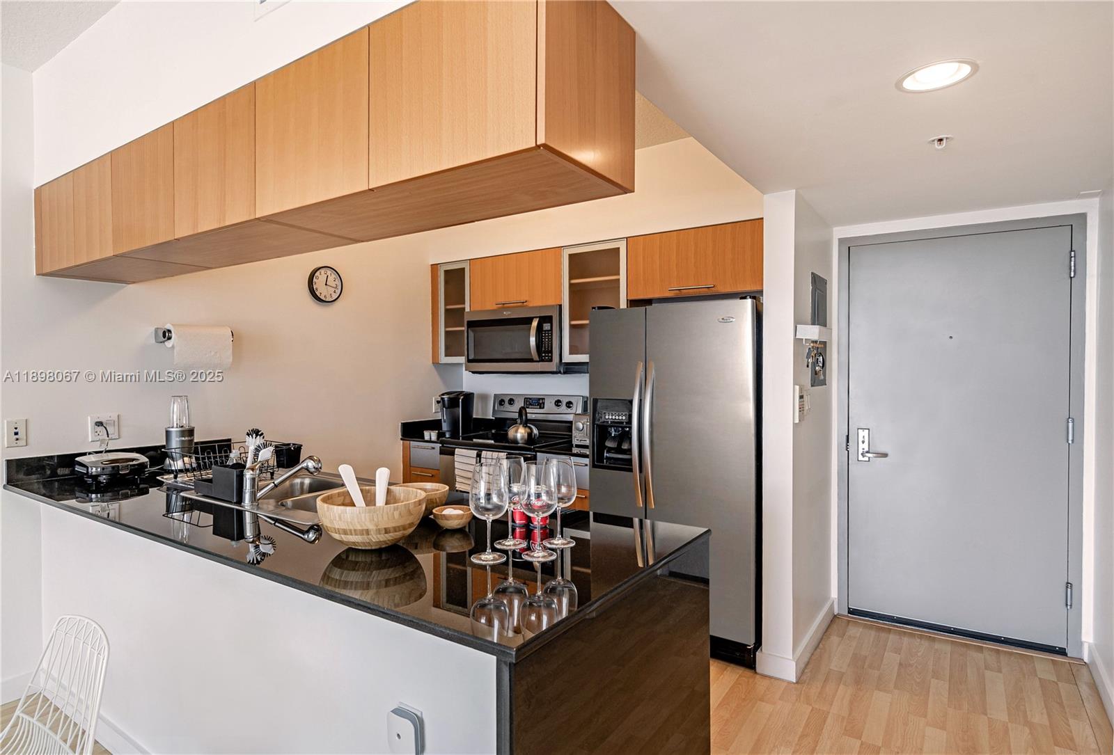 1750 N Bayshore Dr 3906