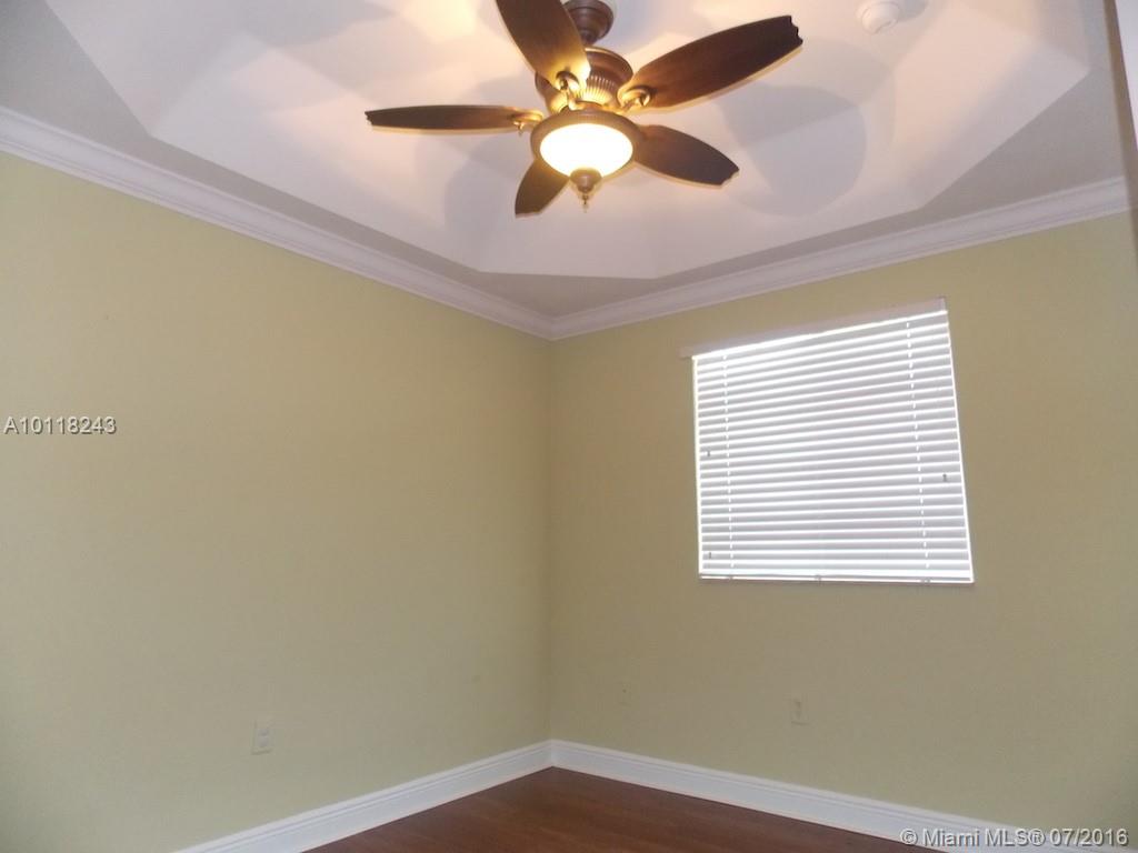 Lyons Indust Park 71-1 B - Residential Lease