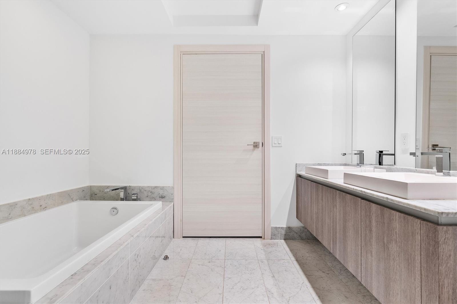 801 SMA RESIDENCES CONDO - Residential