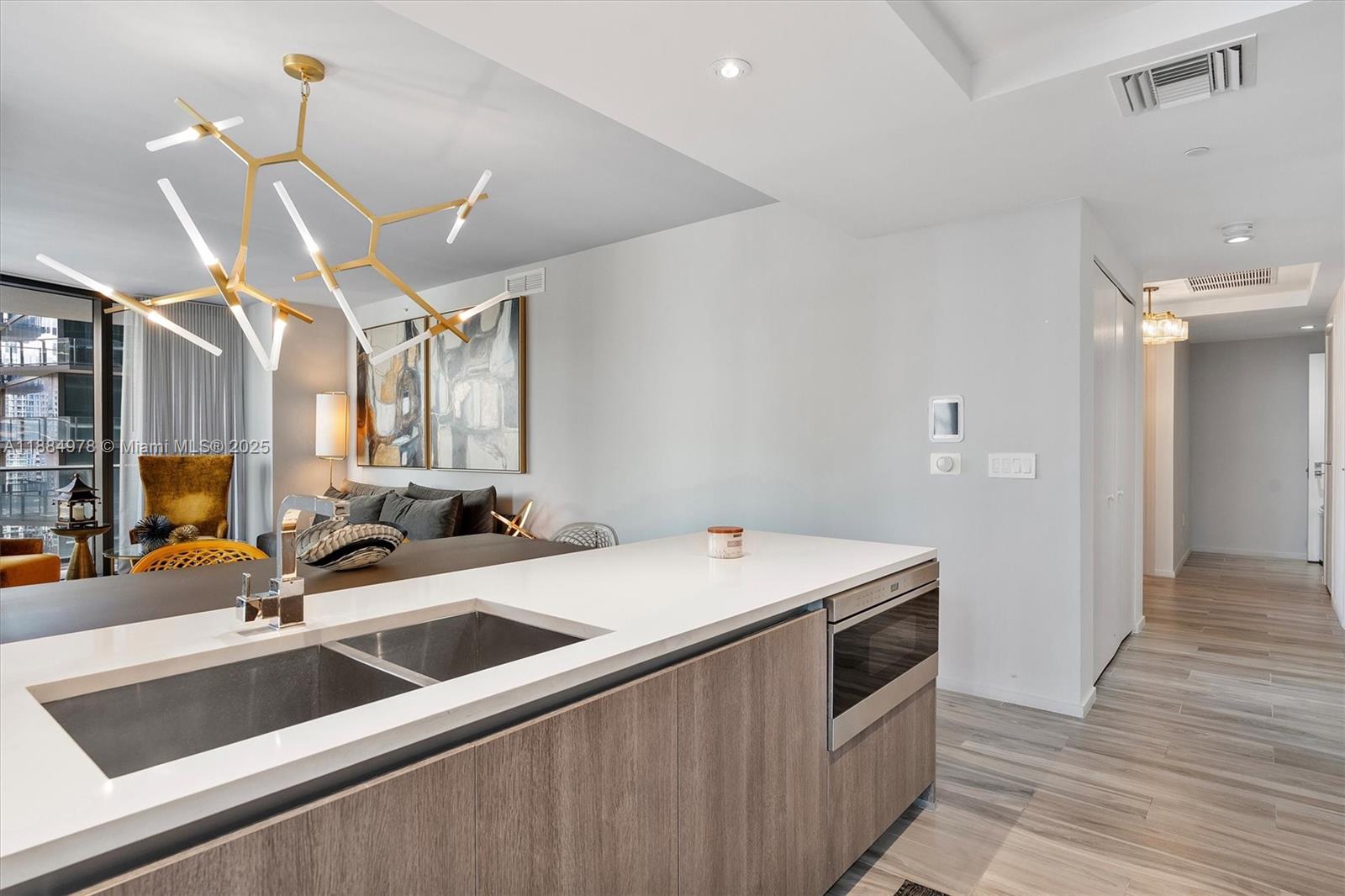 801 SMA RESIDENCES CONDO - Residential