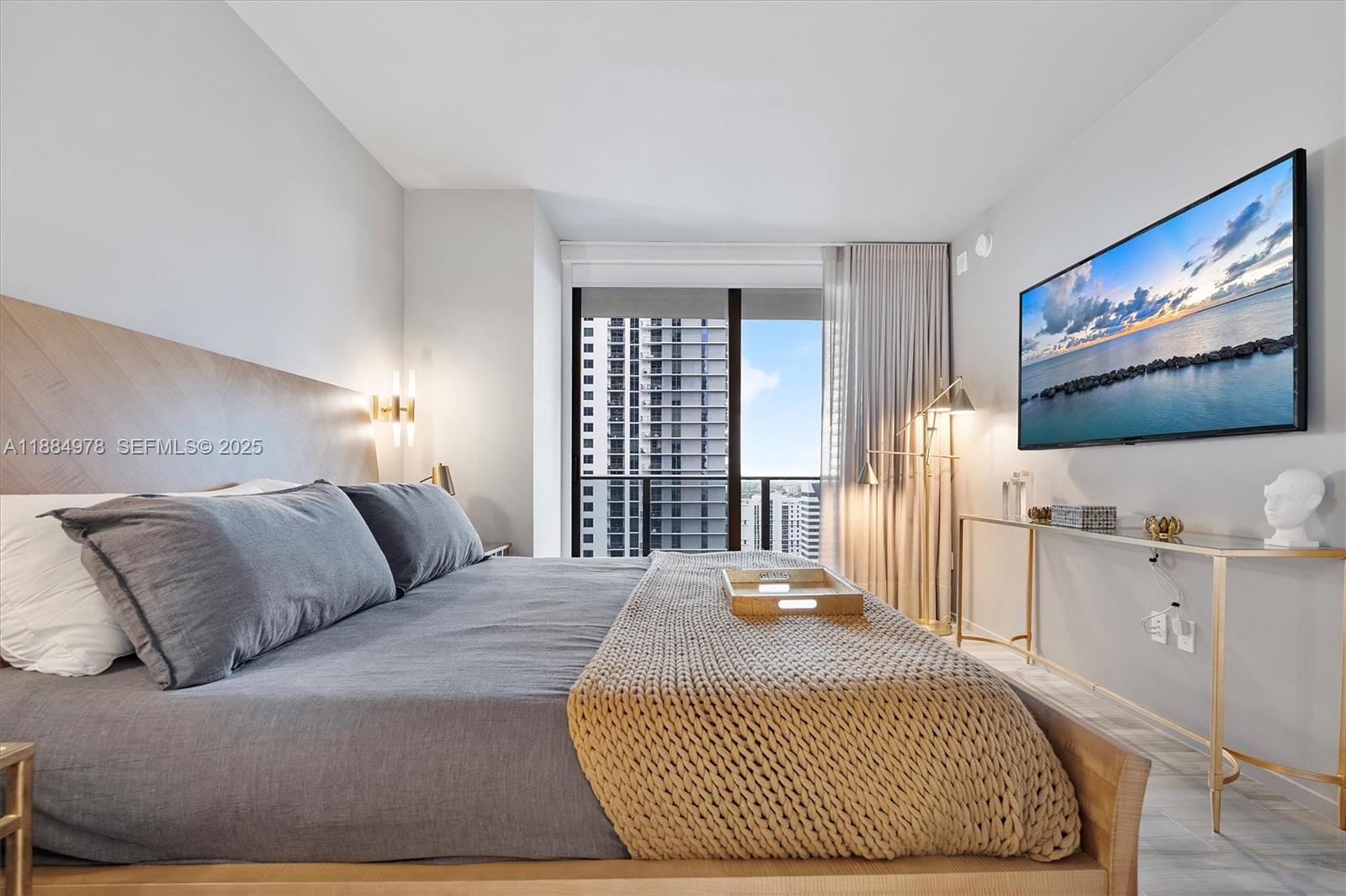 801 SMA RESIDENCES CONDO - Residential