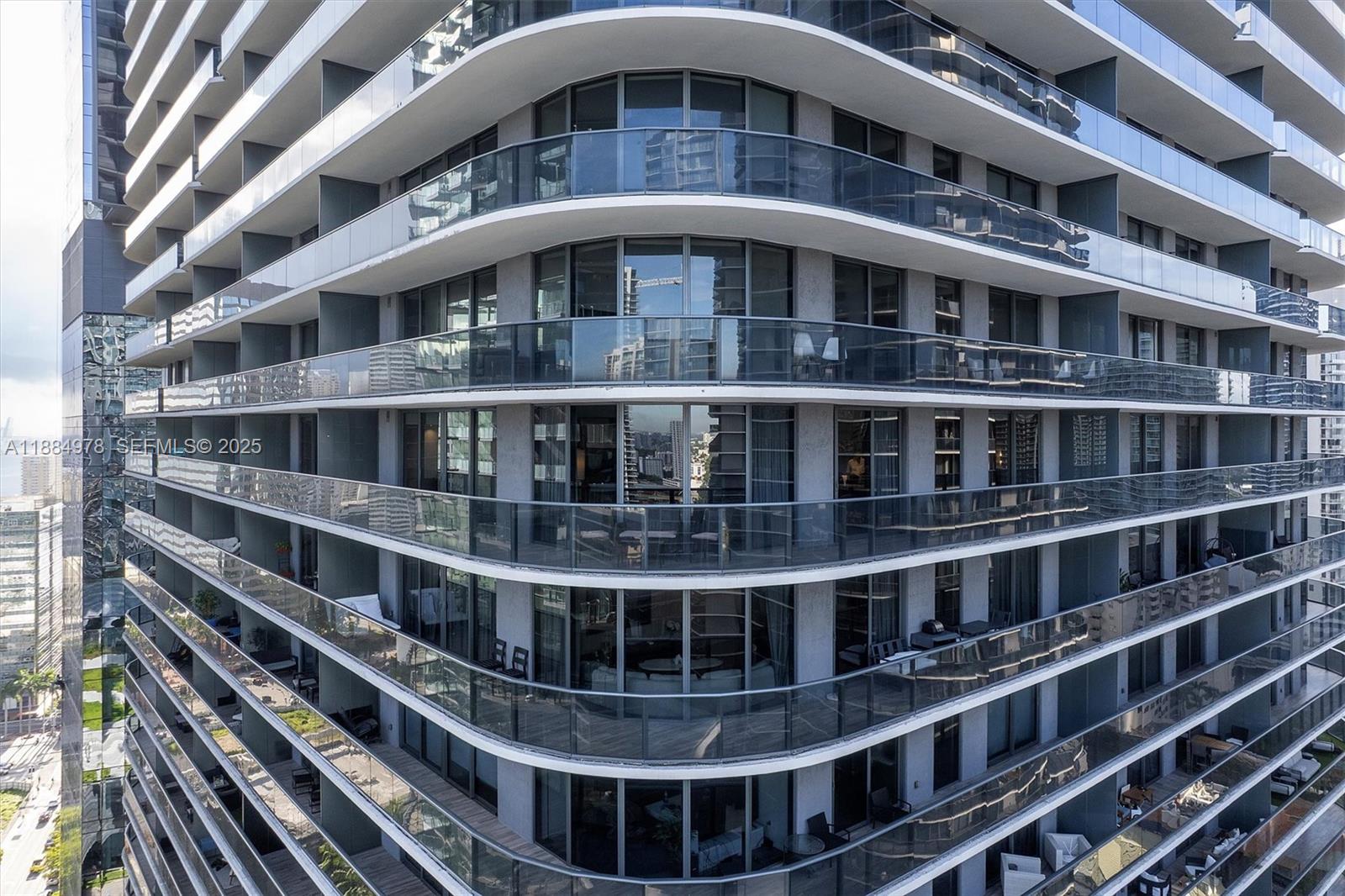 801 SMA RESIDENCES CONDO - Residential