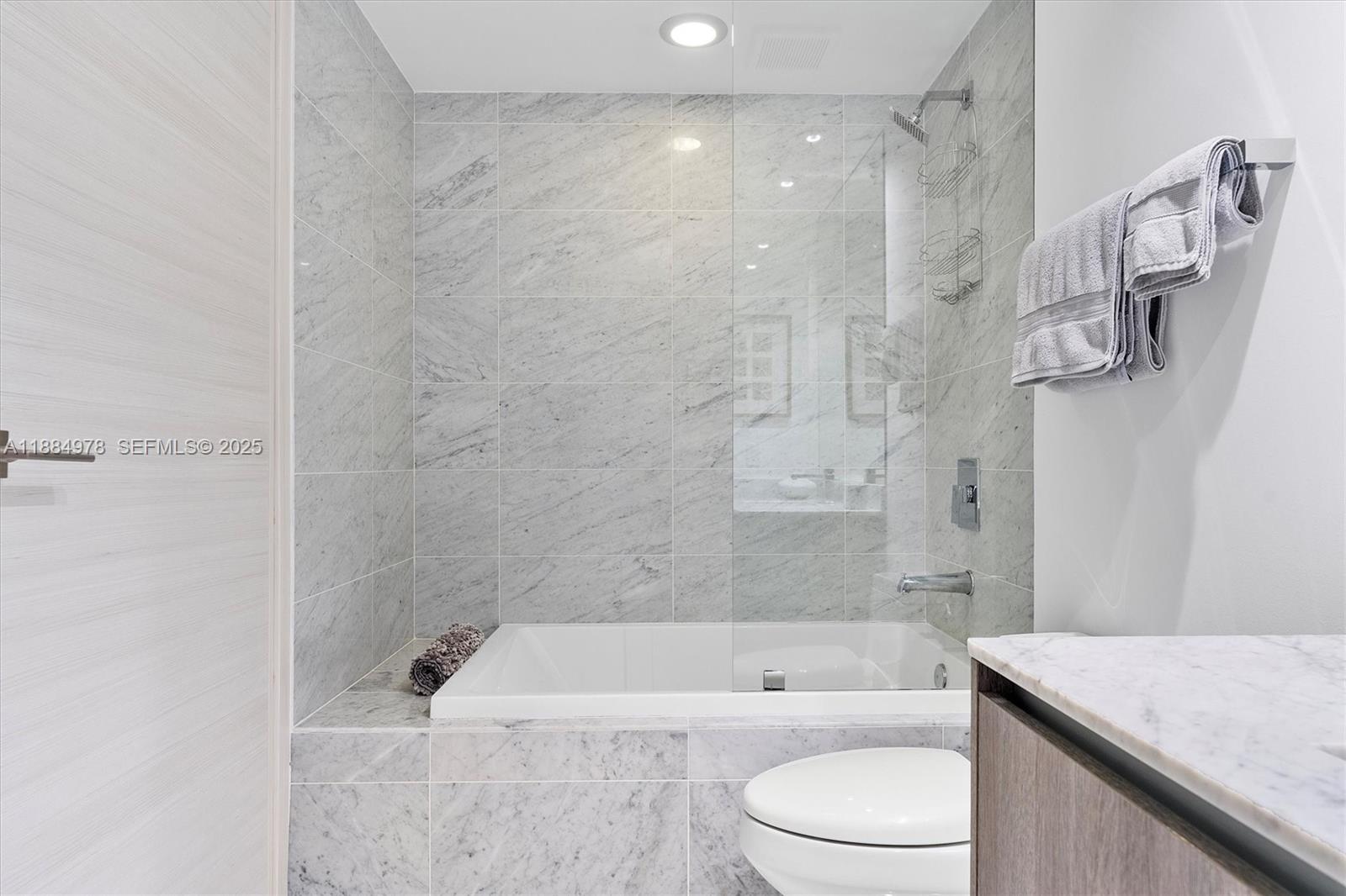 801 SMA RESIDENCES CONDO - Residential