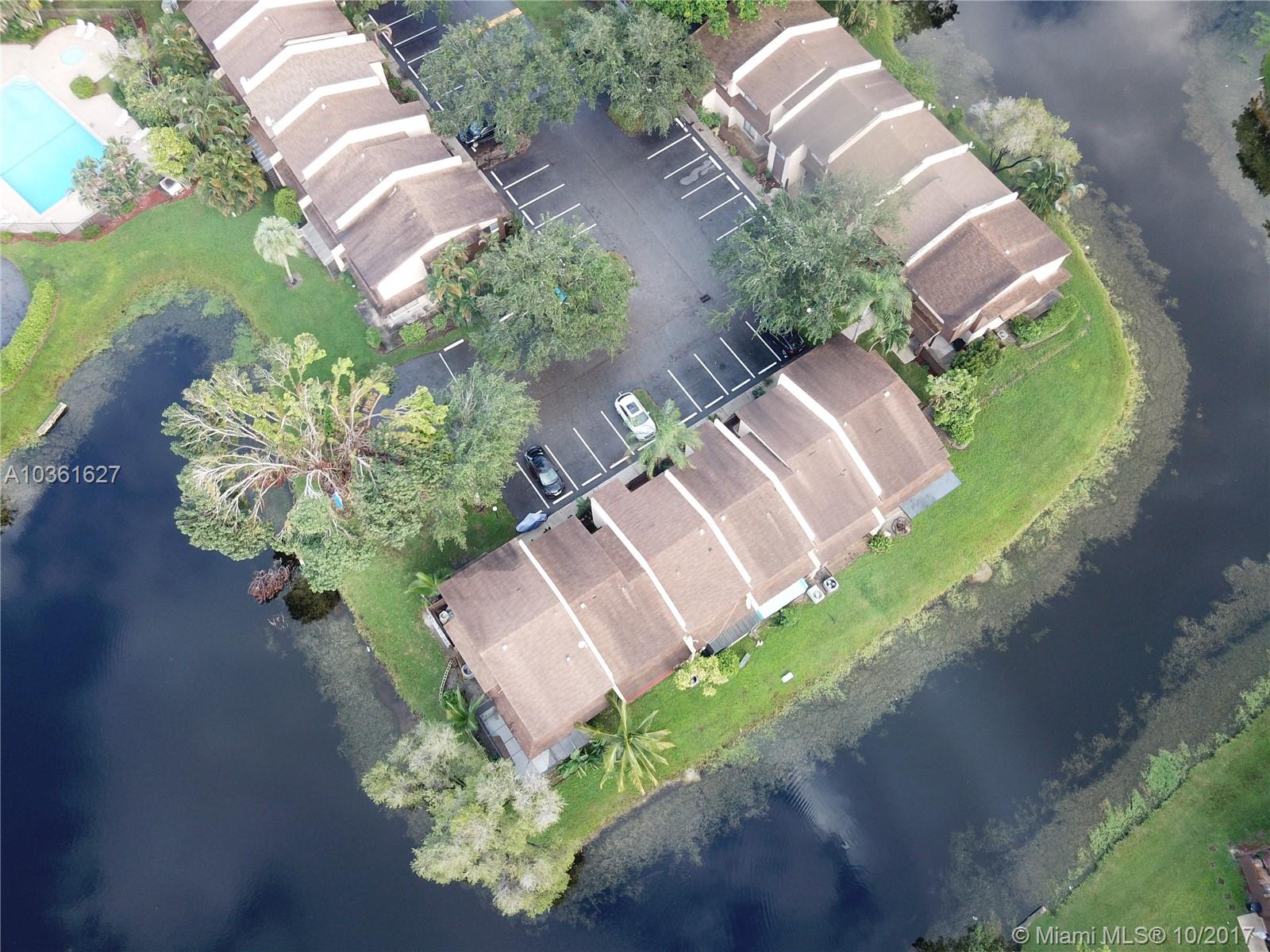 HAMPTONS OF NORTH LAUDERD - Residential