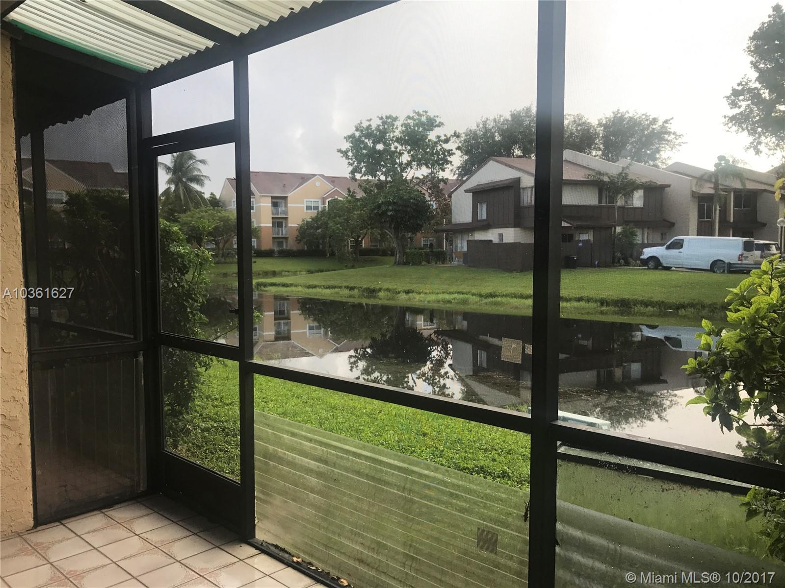 HAMPTONS OF NORTH LAUDERD - Residential