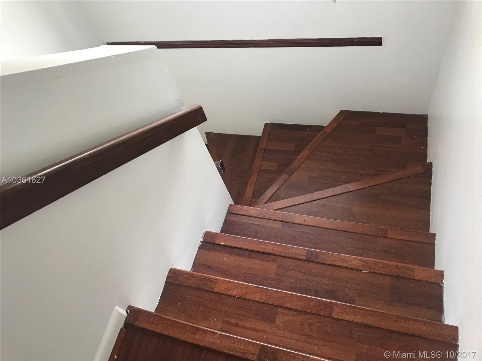 HAMPTONS OF NORTH LAUDERD - Residential