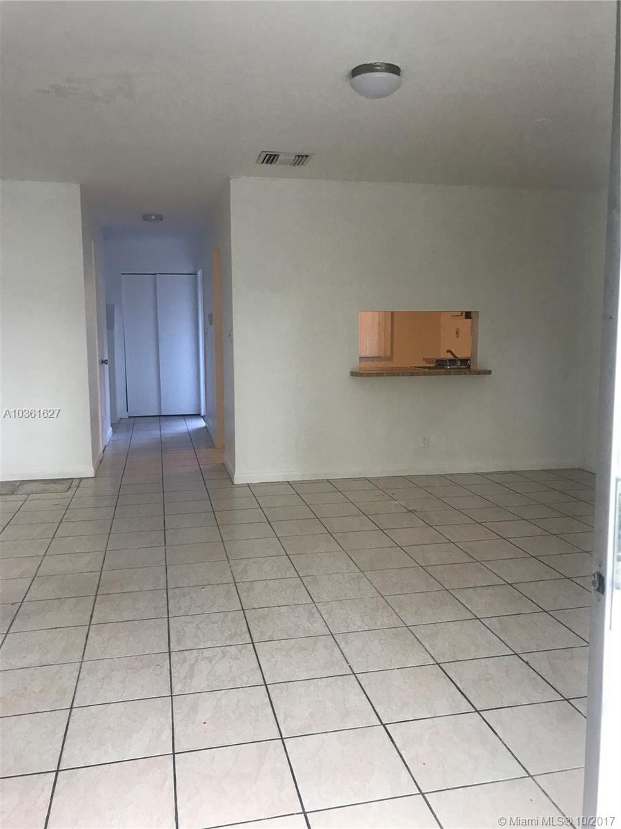 HAMPTONS OF NORTH LAUDERD - Residential