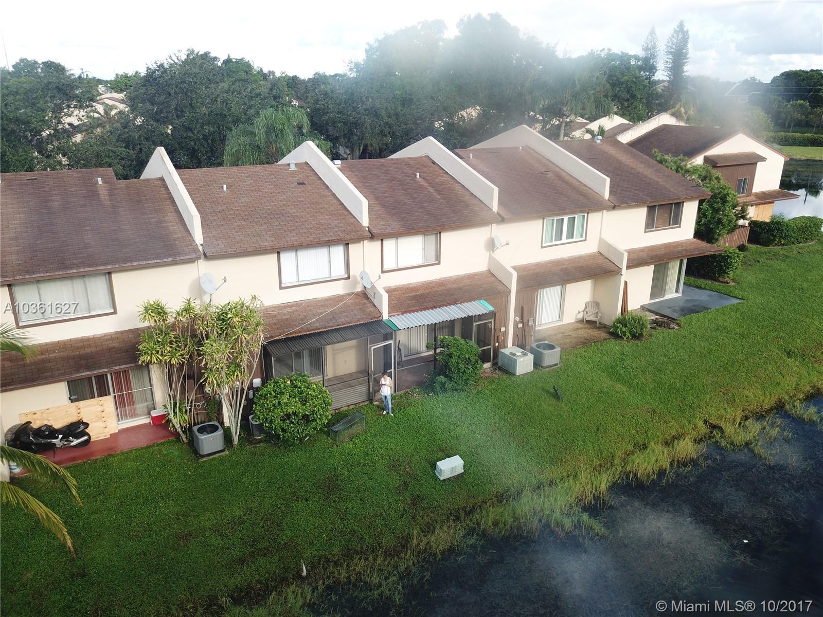 HAMPTONS OF NORTH LAUDERD - Residential