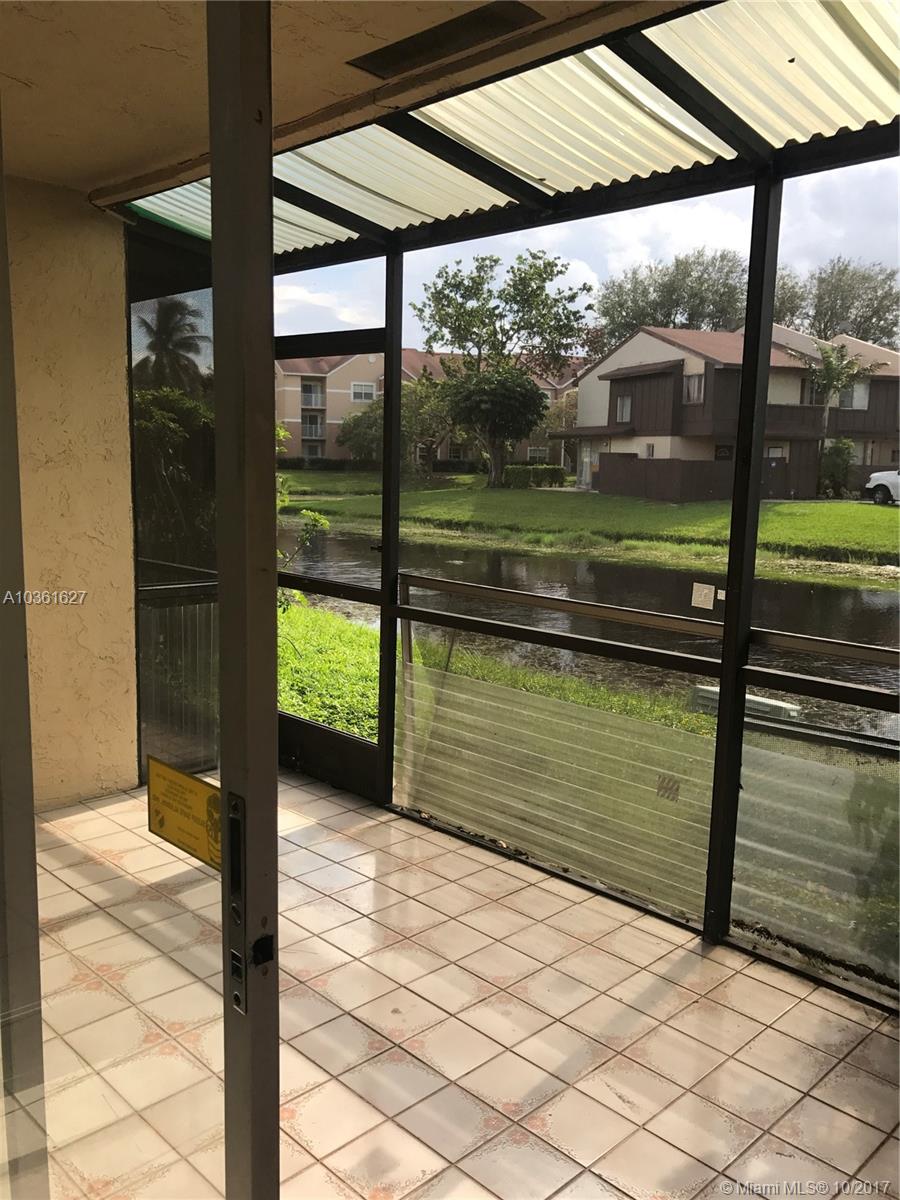 HAMPTONS OF NORTH LAUDERD - Residential