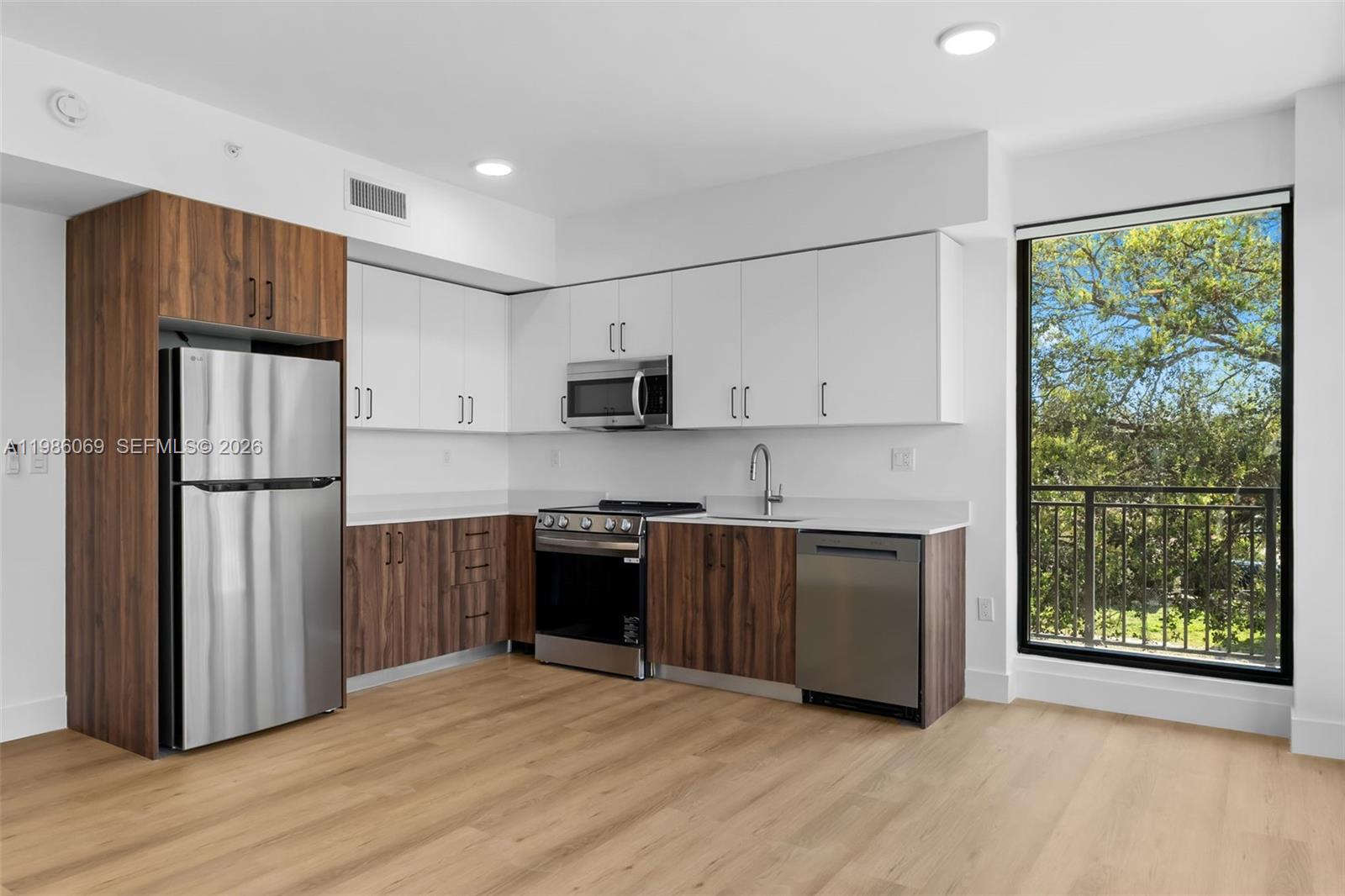 Aventura Quattro - Residential Lease