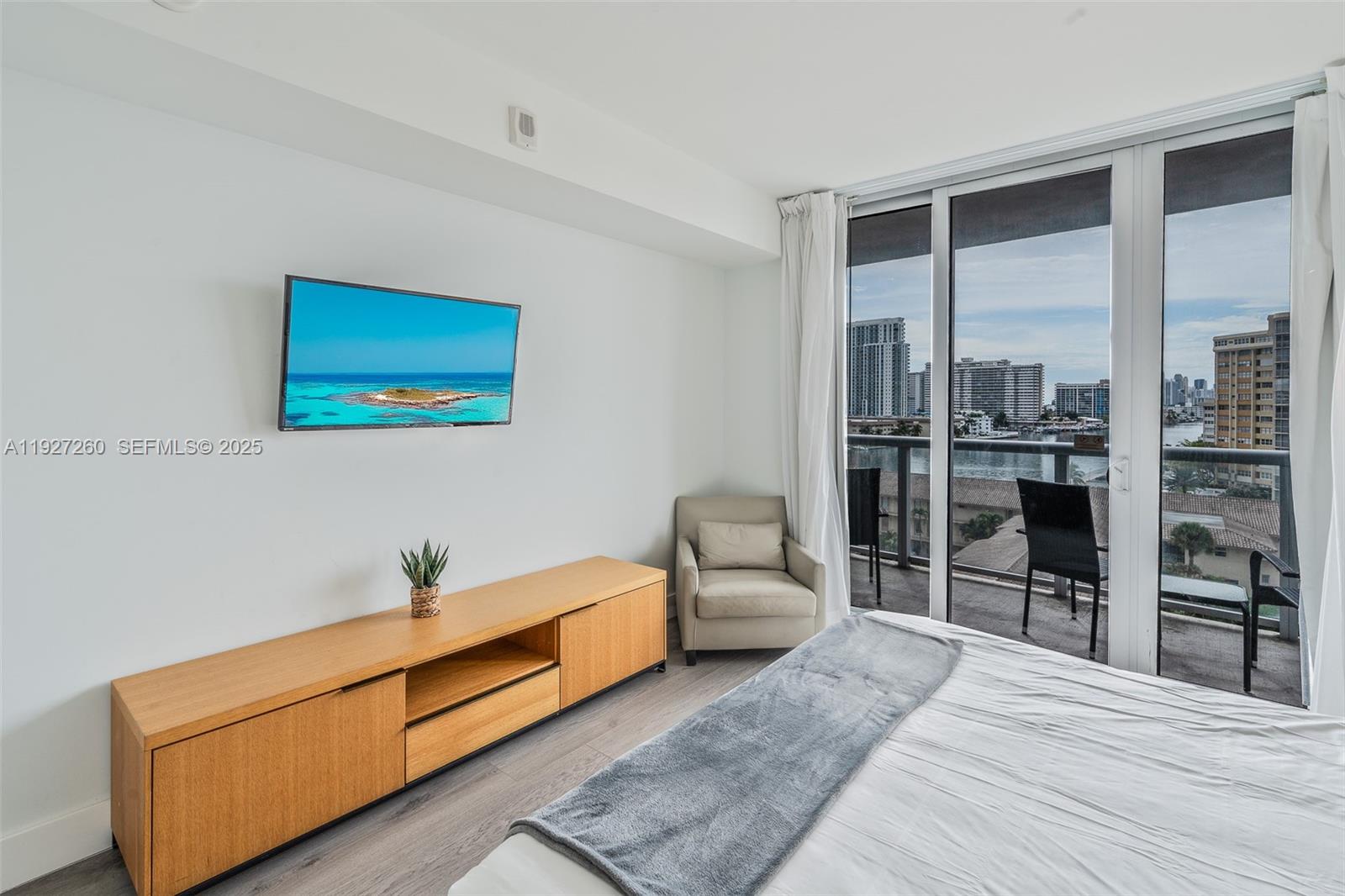 BEACHWALK CONDOMINIUM - Residential