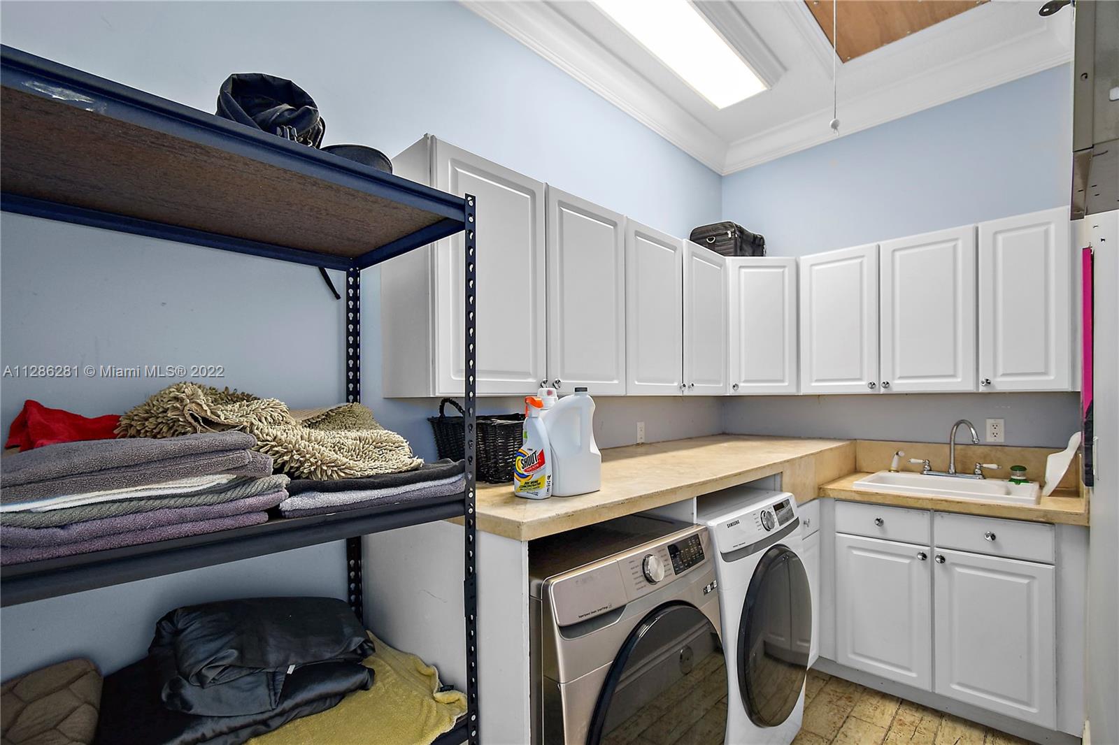 LAKE ESTATES - Residential