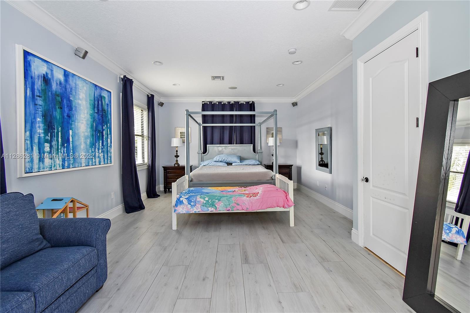 LAKE ESTATES - Residential