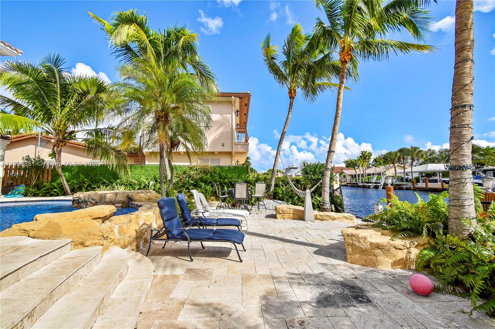 LAKE ESTATES - Residential