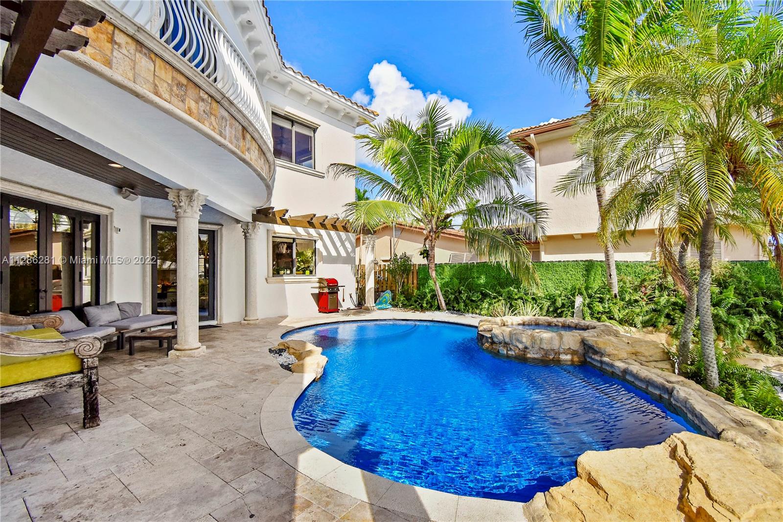 LAKE ESTATES - Residential