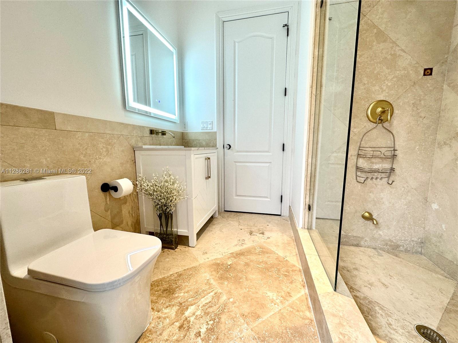 LAKE ESTATES - Residential