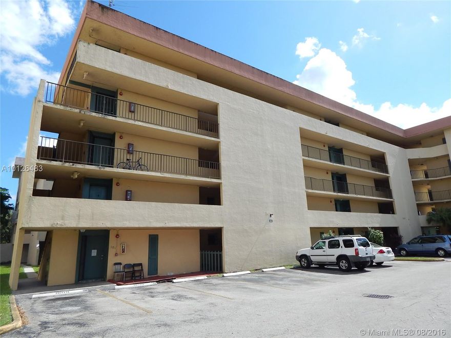 Spacious 2 bedrooms/ 1.5 bathrooms unit in Pinebark. Centrally located within close distance of major arteries of transportation, schools, shopping, restaurants, parks and major malls such as Dolphin and International malls. Unit features enclosed balcony and tiled floors. Community offers pool, clubhouse and tennis and basketball courts.