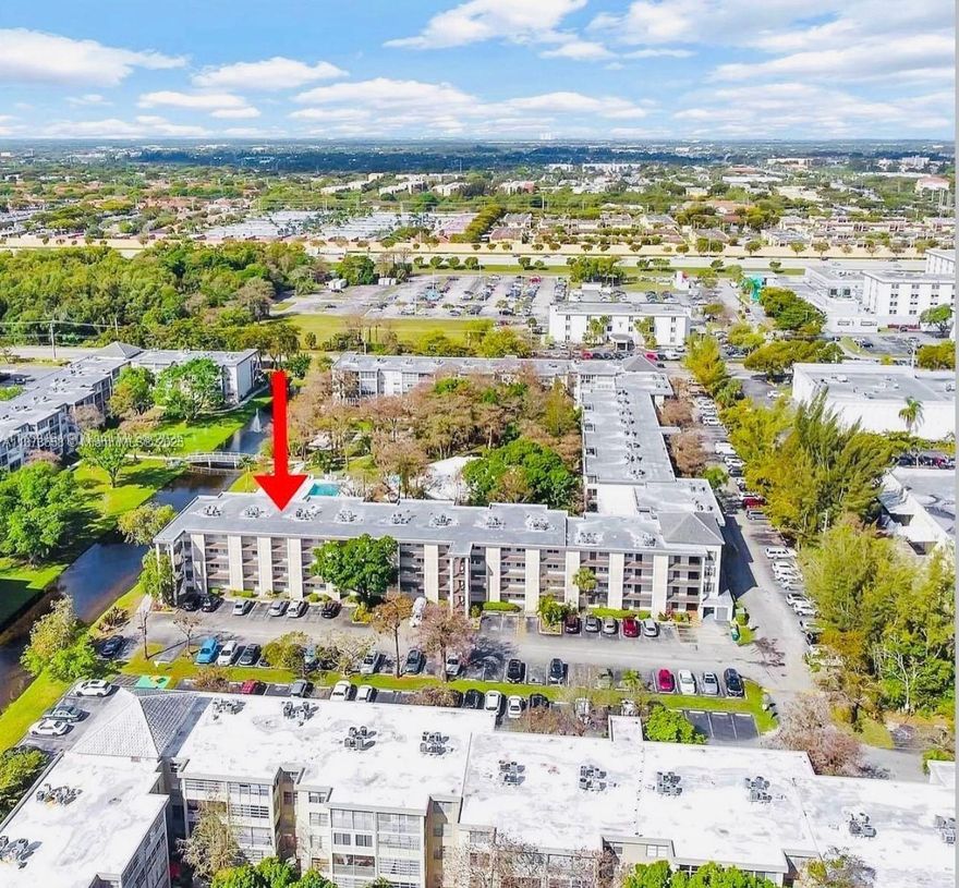 Welcome to modern comfort at Cypress Chase! This beautifully upgraded condo offers a fresh, stylish living space with newly remodeled bathrooms and a modern kitchen featuring stainless steel appliances. The entire home is finished with elegant porcelain tile flooring for a sleek, clean look. Enjoy the extra space with a pleasant garden view, perfect for a home office or creative studio. Stay comfortable all year round with a 2021 A/C system and an energy-efficient Titan tankless water heater. Plus, your furry friend is welcome! Don’t miss this peaceful and move-in-ready home—perfect for relaxed living!