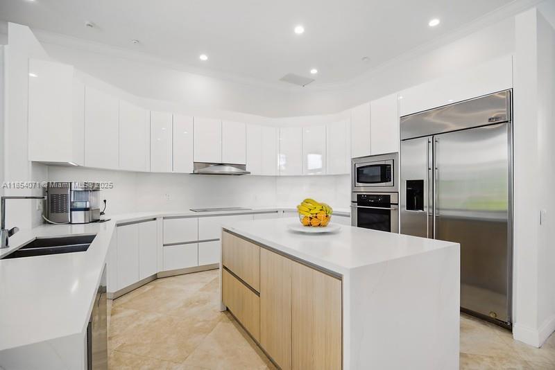 SECTOR 7 - - Residential Lease
