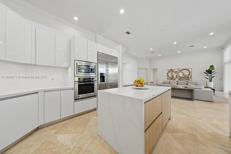 SECTOR 7 - - Residential Lease