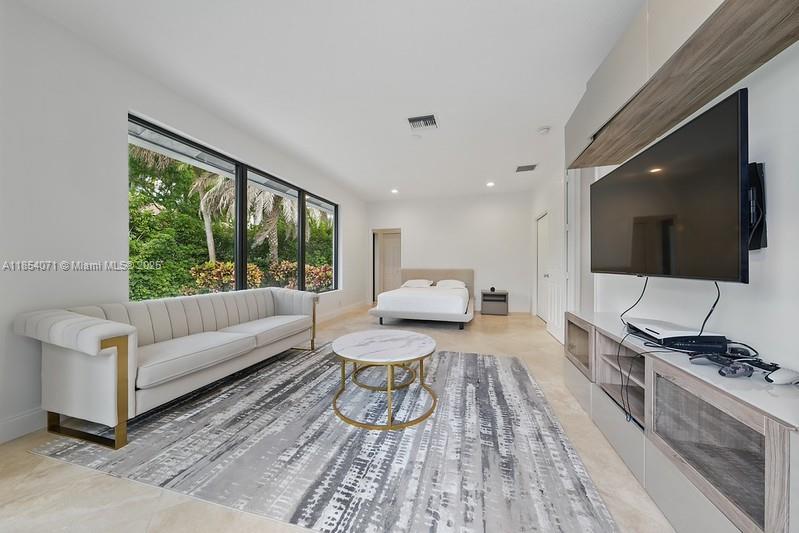 SECTOR 7 - - Residential Lease