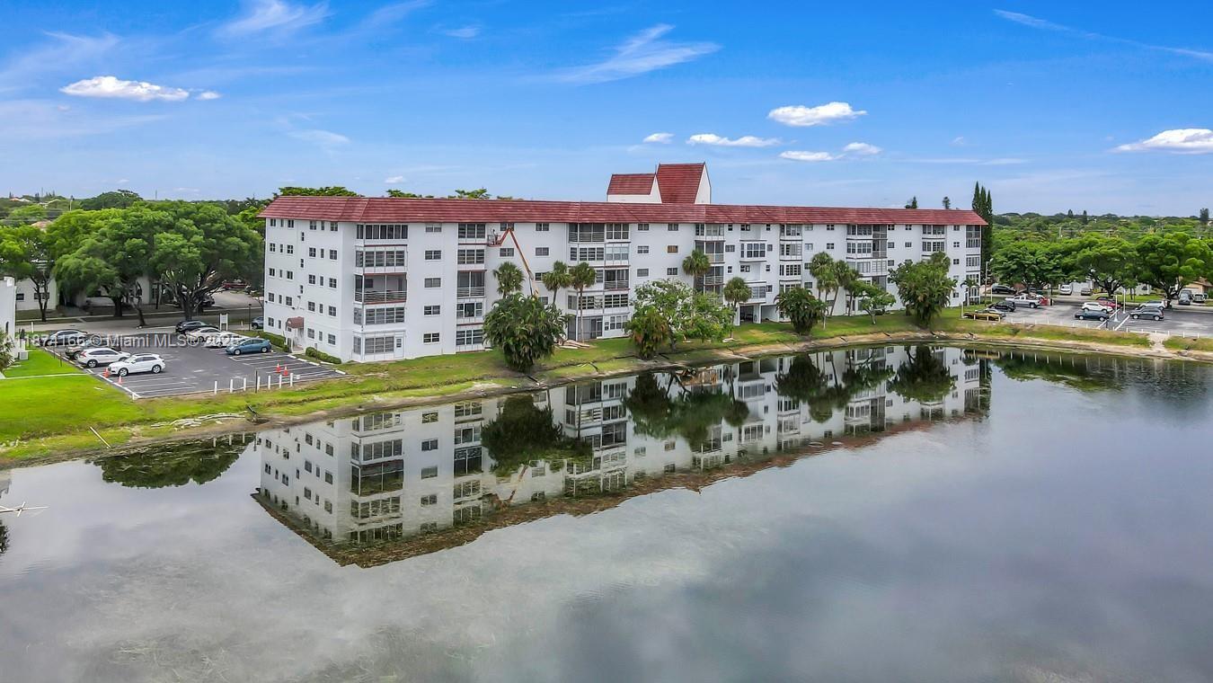 CASTLE APARTMENTS 11 COND - Residential