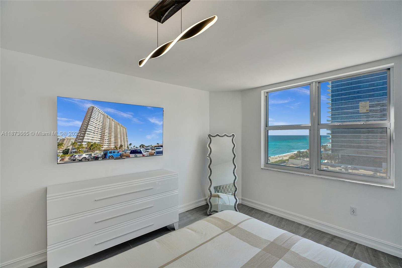 HEMISPHERES CONDO - Residential