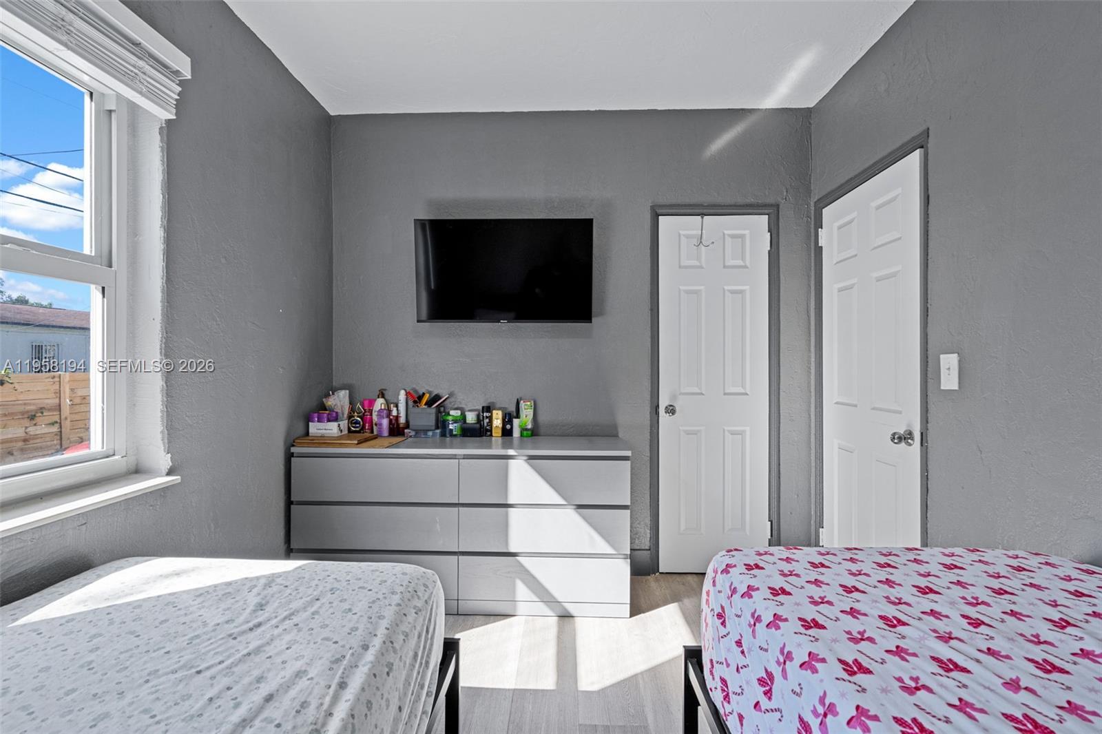 17TH AVE MANOR 1ST ADDN - Residential Income