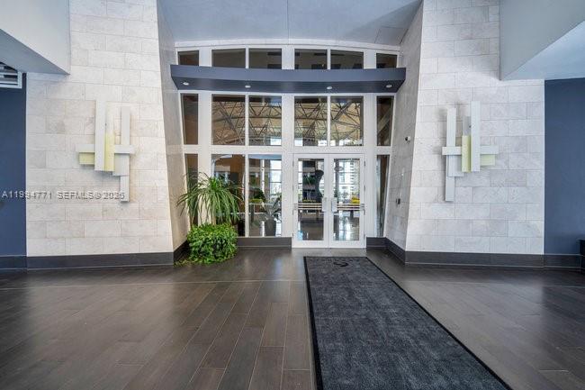 CARBONELL CONDO - Residential Lease