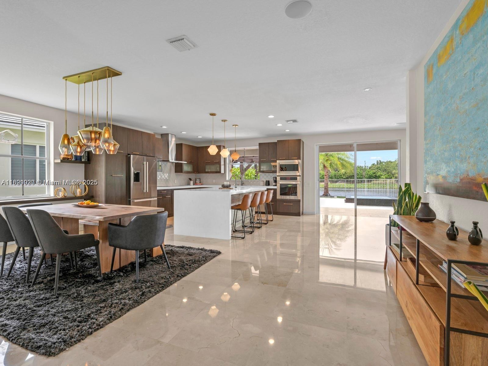 WESTON HILLS - Residential