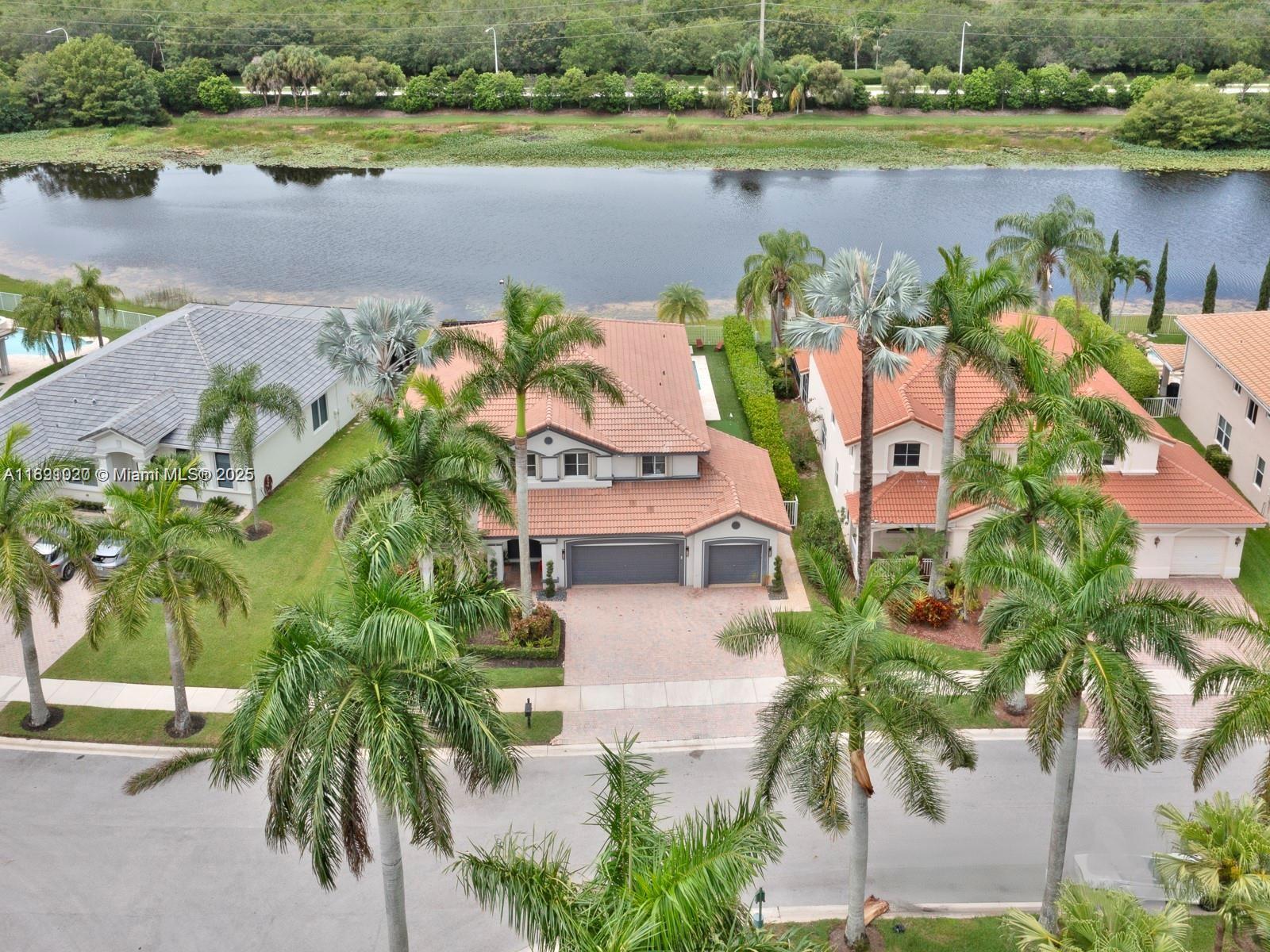 WESTON HILLS - Residential