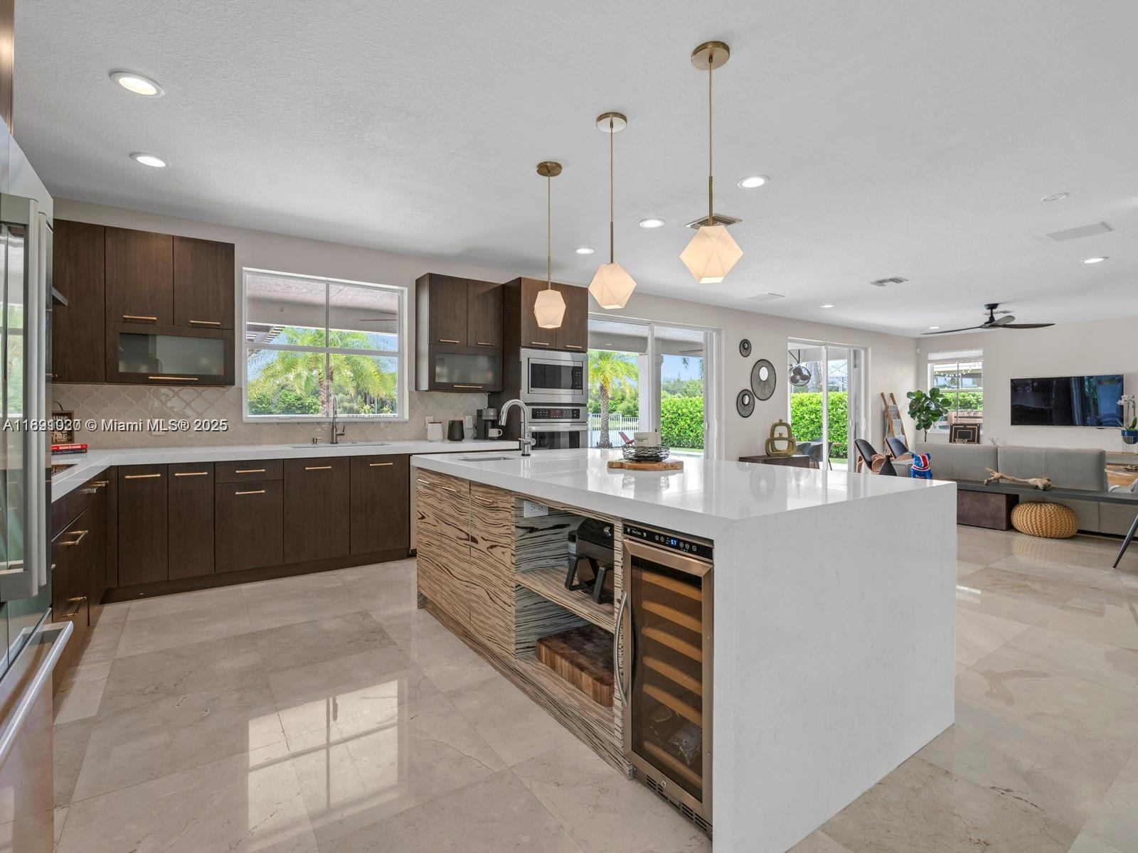 WESTON HILLS - Residential
