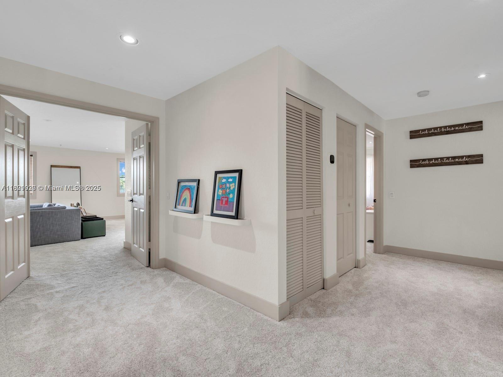 WESTON HILLS - Residential