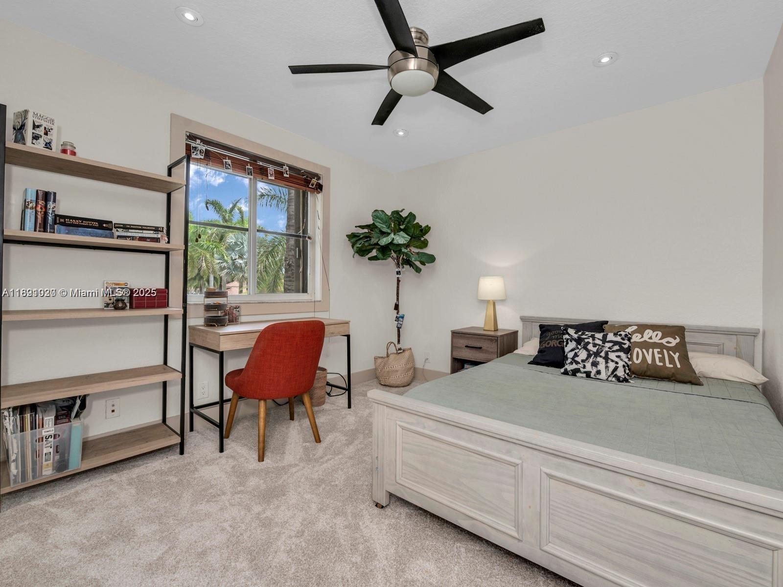 WESTON HILLS - Residential