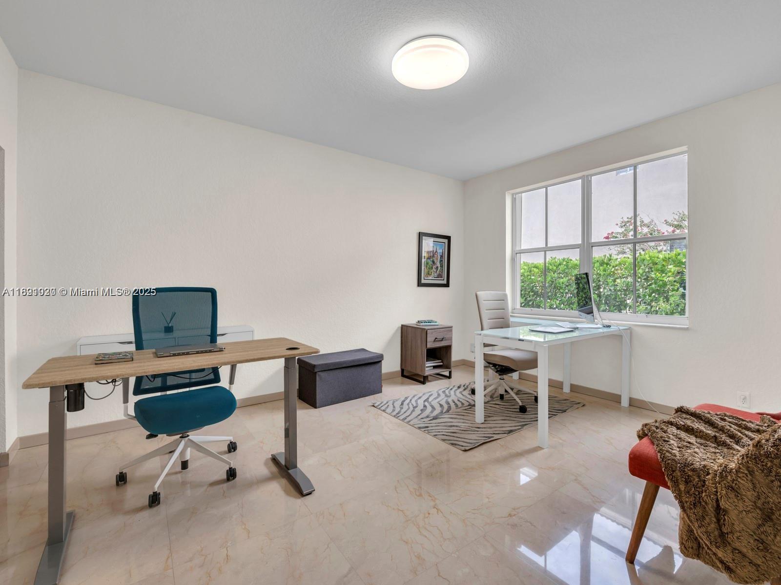 WESTON HILLS - Residential
